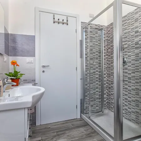 La Casa Nostra Al Centro *